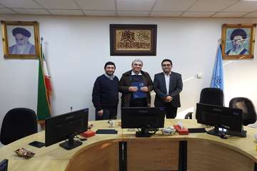 تقدیر از دکتر جلال پوراحمد جکتاجی در جلسه پژوهشی دانشکده داروسازی دانشگاه علوم پزشکی شهید بهشتی